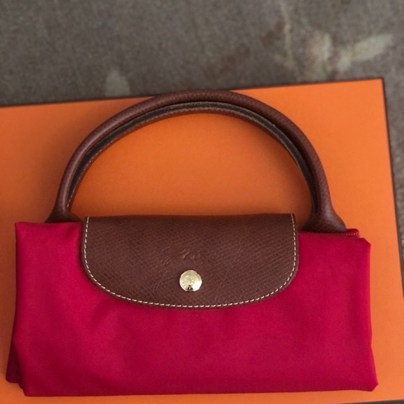 ***SOLD*** Longchamp Le Pliage Nylon Weekender - Picture 2 of 7